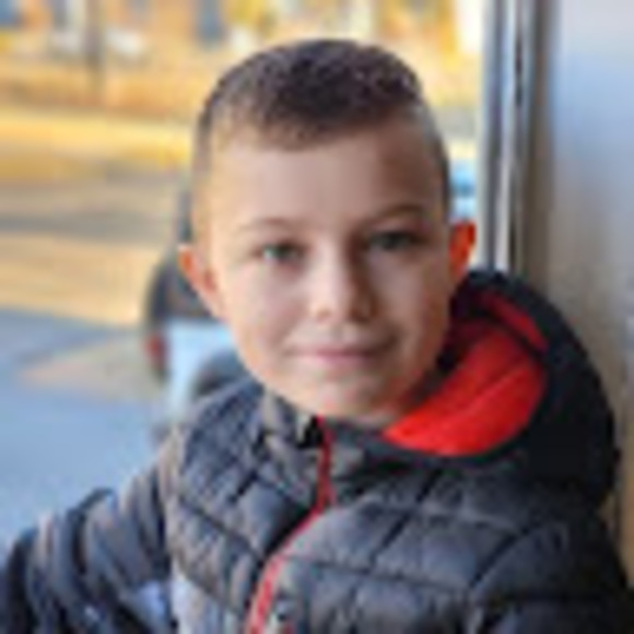 Meet your Posher, Kris - Picture 1 of 1